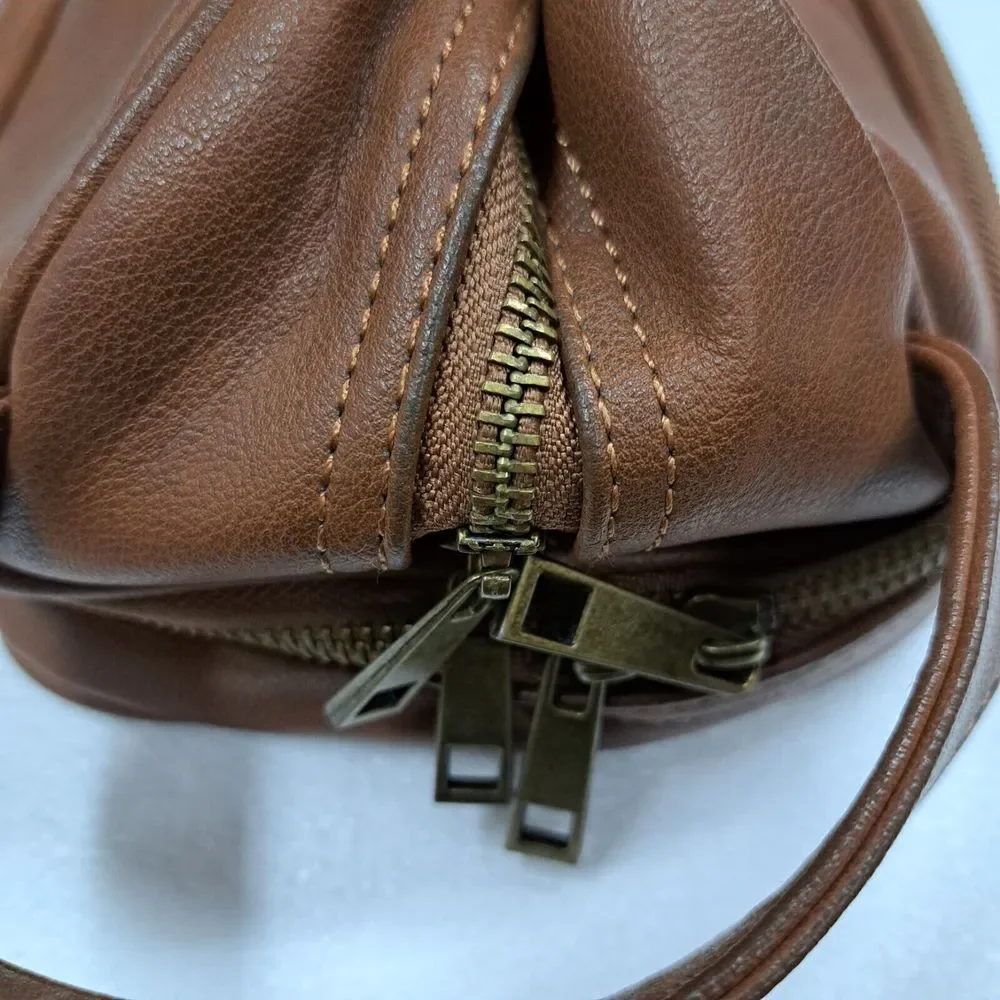 Vetelli Classic Leather Travel Toiletry Bag with 2 Compartments